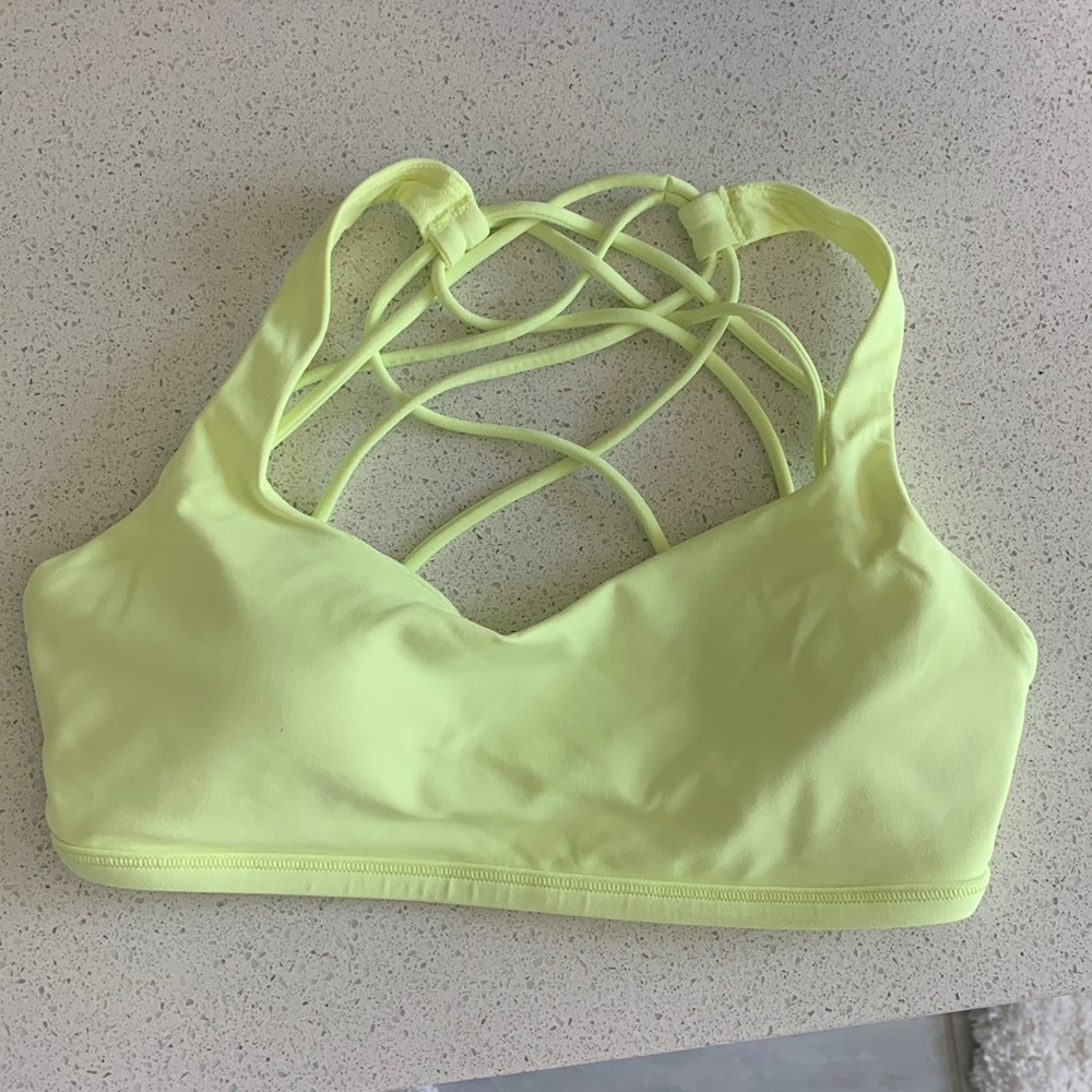 Lululemon sports bra. Free to Be Bra - Wild